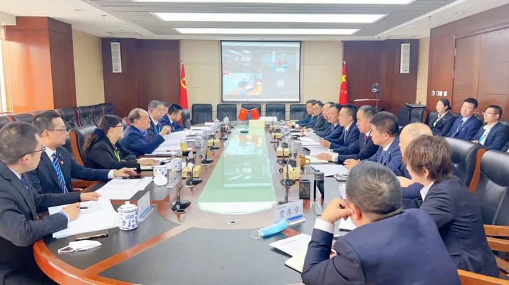 石培文董事長(zhǎng)一行赴投資集團(tuán)、開(kāi)發(fā)建設(shè)公司調(diào)研指導(dǎo)工作
